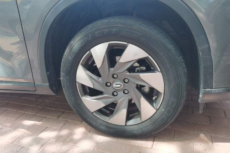 Used GAC Trumpchi GS4 2021 270T Automatic Elite Tech Edition Right Front Wheel Hub