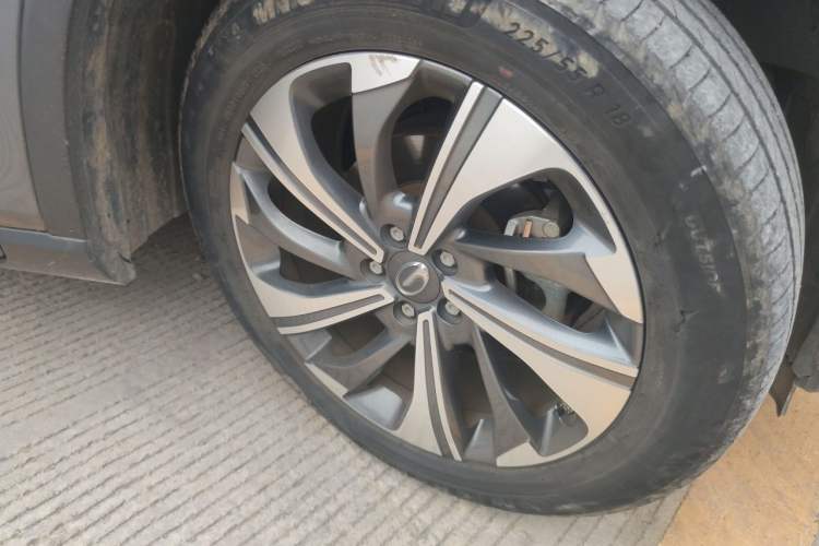 Used GAC Trumpchi GS4 2021 270T Automatic Smart Connectivity Technology Edition Right Front Wheel Hub
