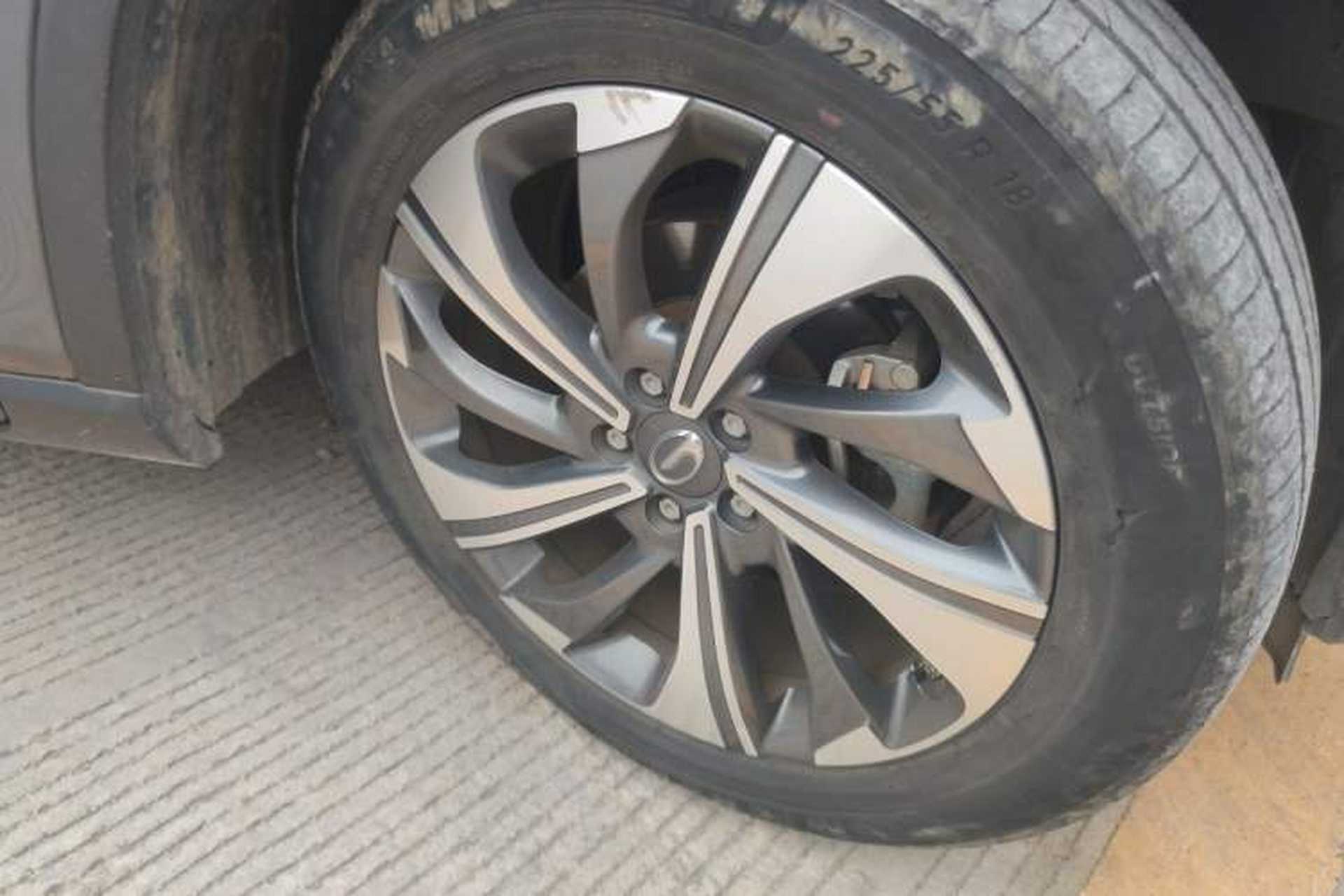 Used GAC Trumpchi GS4 2021 270T Automatic Smart Connectivity Technology Edition Right Front Wheel Hub