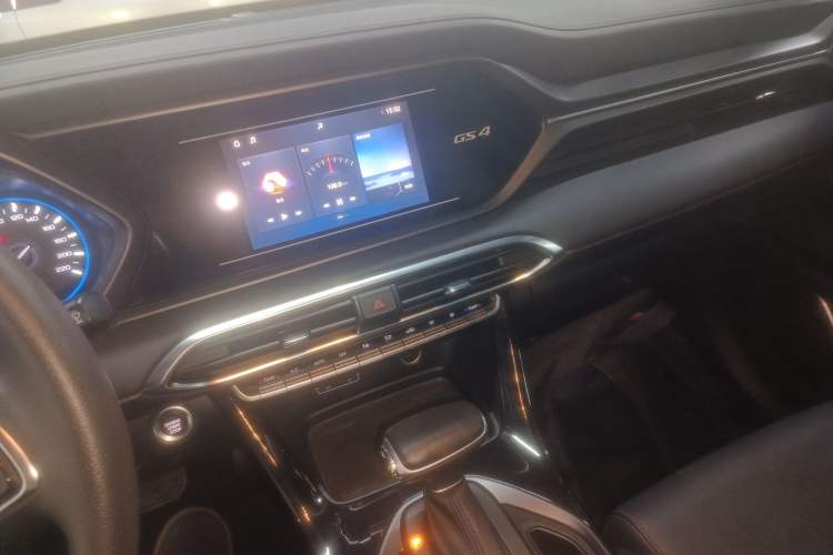 Used GAC Trumpchi GS4 2021 270T Automatic Elite Tech Edition Audio And AC Panel