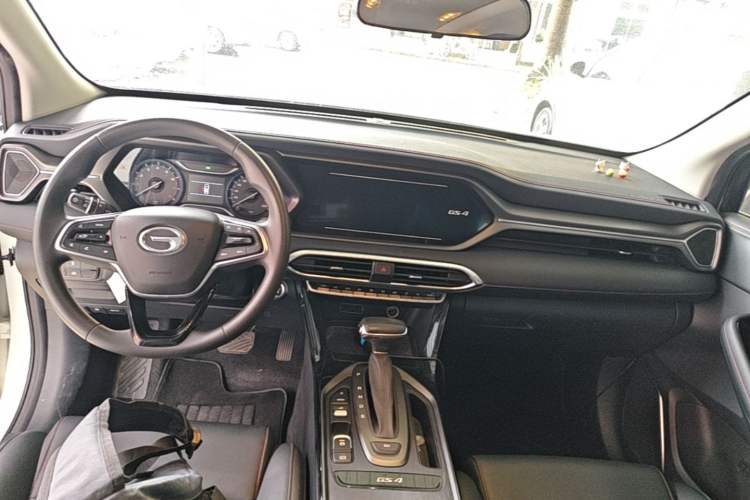 Used GAC Trumpchi GS4 2021 270T Automatic Elite Tech Edition Center Console