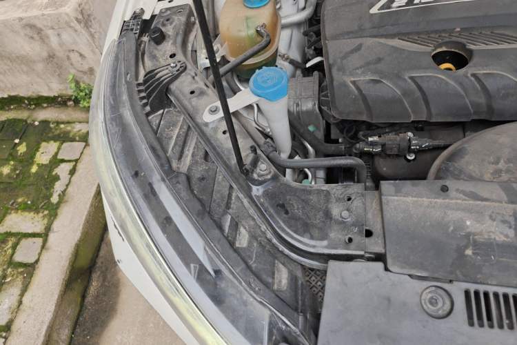 Used GAC Trumpchi GS4 2021 270T Automatic Tech Luxury Edition Engine Bay Right