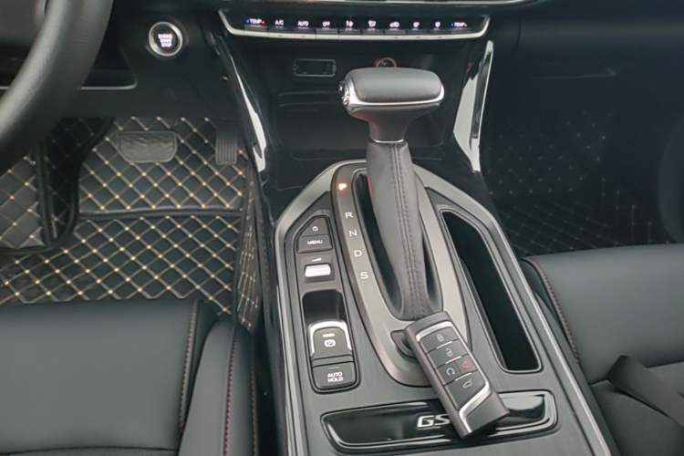Used GAC Trumpchi GS4 2021 270T DCT Elite Edition Gear Lever