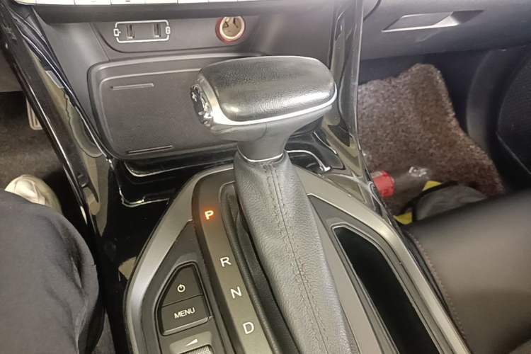 Used GAC Trumpchi GS4 2021 270T Automatic Elite Tech Edition Gear Lever