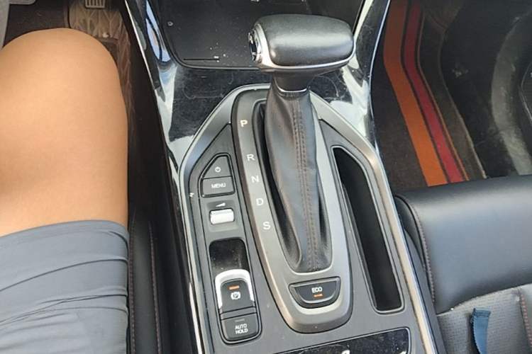 Used GAC Trumpchi GS4 2021 270T DCT Elite Edition Gear Lever