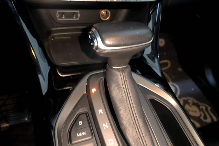 Used GAC Trumpchi GS4 2021 270T Automatic Elite Tech Edition Gear Lever