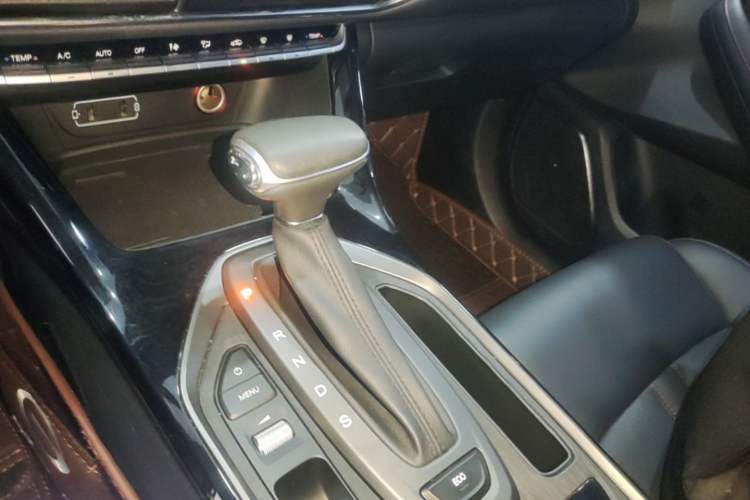 Used GAC Trumpchi GS4 2021 270T DCT Elite Edition Gear Lever