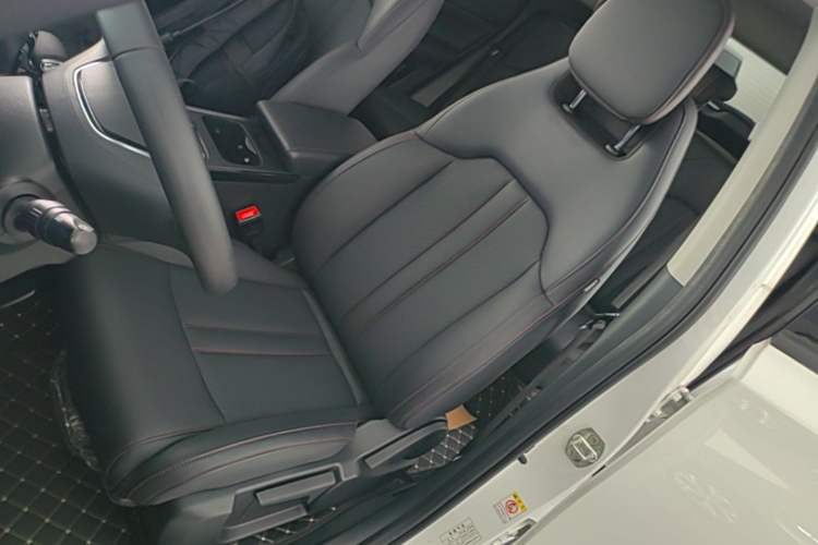 Used GAC Trumpchi GS4 2021 270T DCT Elite Edition Left Front Seat