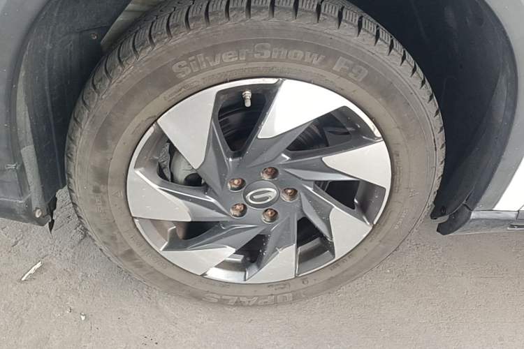 Used GAC Trumpchi GS4 2021 270T Automatic Elite Tech Edition Left Front Wheel Hub