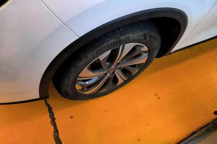 Used GAC Trumpchi GS4 2021 270T Automatic Smart Connectivity Technology Edition Left Front Wheel Hub