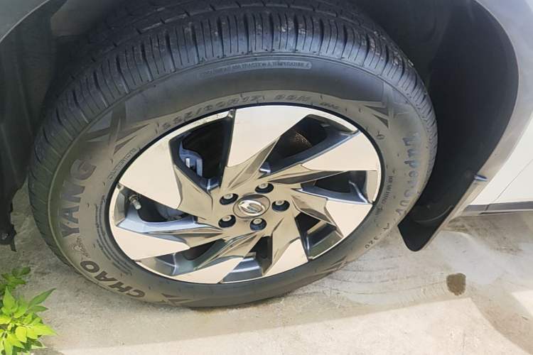 Used GAC Trumpchi GS4 2021 270T Automatic Elite Tech Edition Left Front Wheel Hub