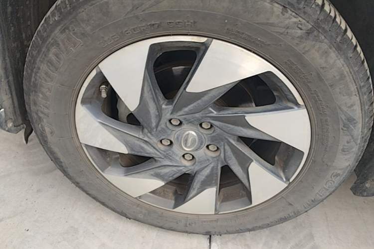 Used GAC Trumpchi GS4 2021 270T DCT Elite Edition Left Front Wheel Hub