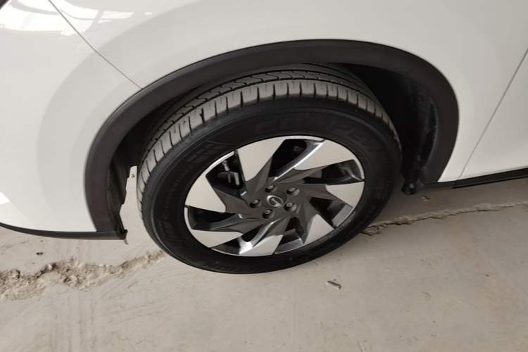 Used GAC Trumpchi GS4 2021 270T Automatic Elite Tech Edition Left Front Wheel Hub
