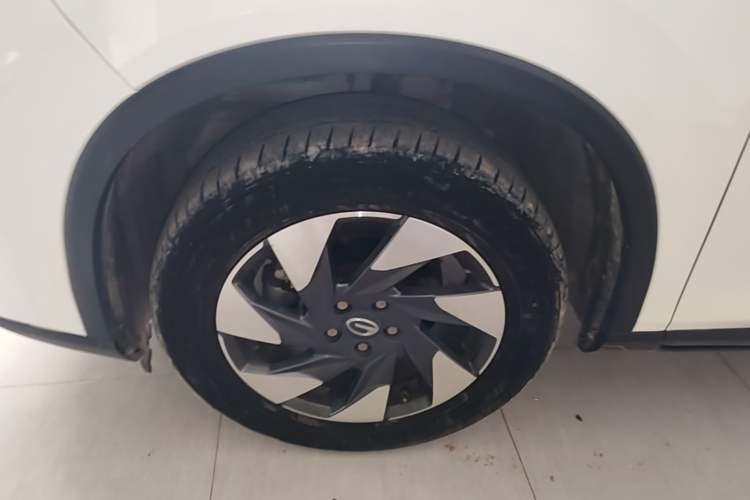 Used GAC Trumpchi GS4 2021 270T Automatic Elite Tech Edition Left Front Wheel Hub