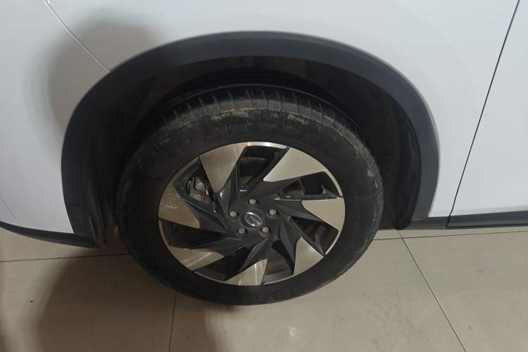 Used GAC Trumpchi GS4 2021 270T Automatic Elite Tech Edition Left Front Wheel Hub