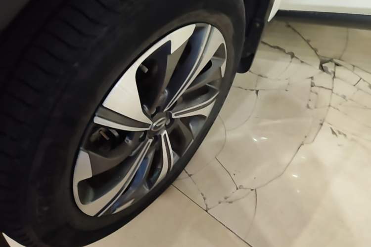 Used GAC Trumpchi GS4 2021 270T Automatic Smart Connectivity Technology Edition Left Front Wheel Hub