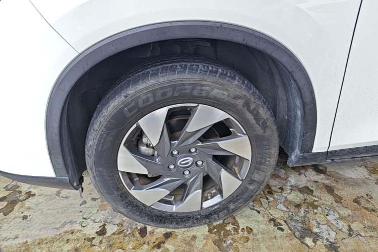 Used GAC Trumpchi GS4 2021 270T Automatic Elite Tech Edition Left Front Wheel Hub