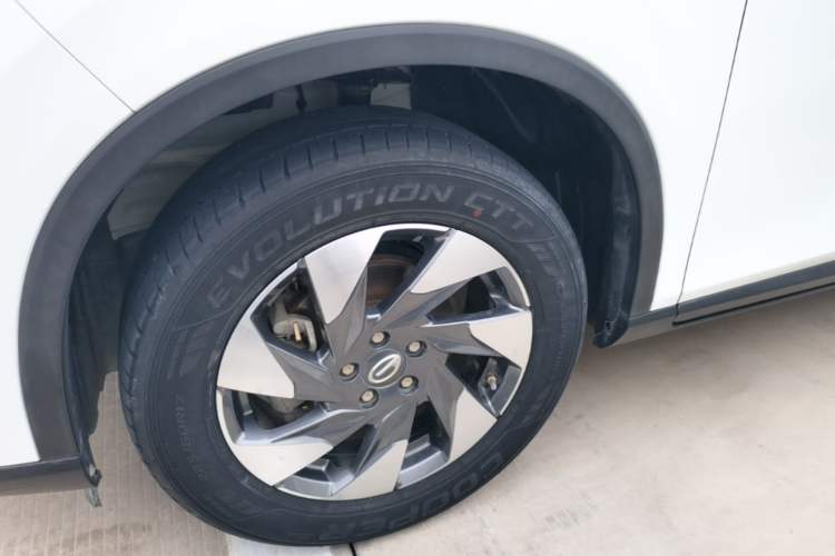 Used GAC Trumpchi GS4 2021 270T Automatic Luxury Smart Connectivity Version Left Front Wheel Hub