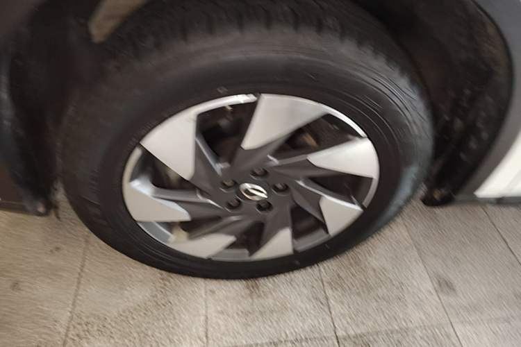 Used GAC Trumpchi GS4 2021 270T Automatic Elite Tech Edition Left Front Wheel Hub