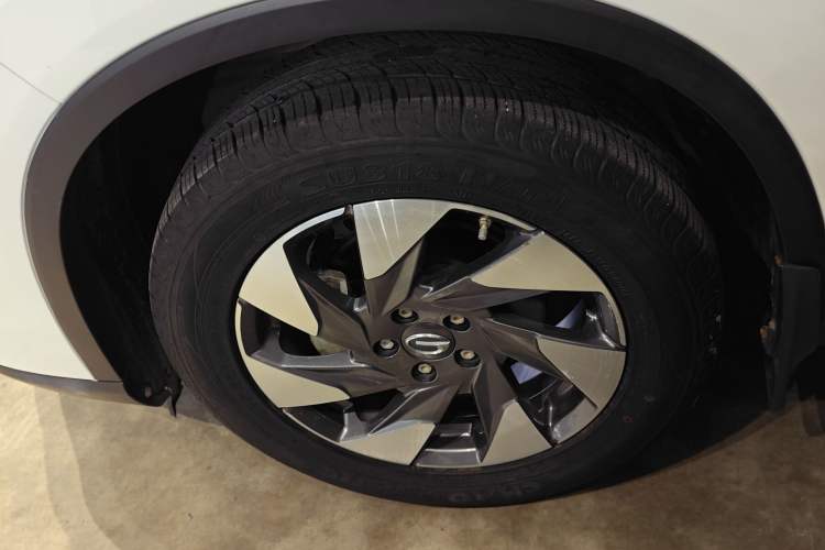 Used GAC Trumpchi GS4 2021 270T Automatic Elite Tech Edition Left Front Wheel Hub