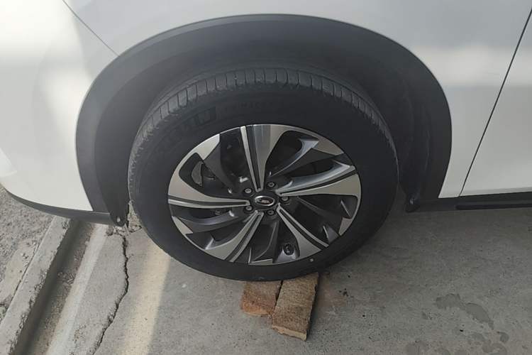 Used GAC Trumpchi GS4 2021 270T Automatic Smart Connectivity Technology Edition Left Front Wheel Hub