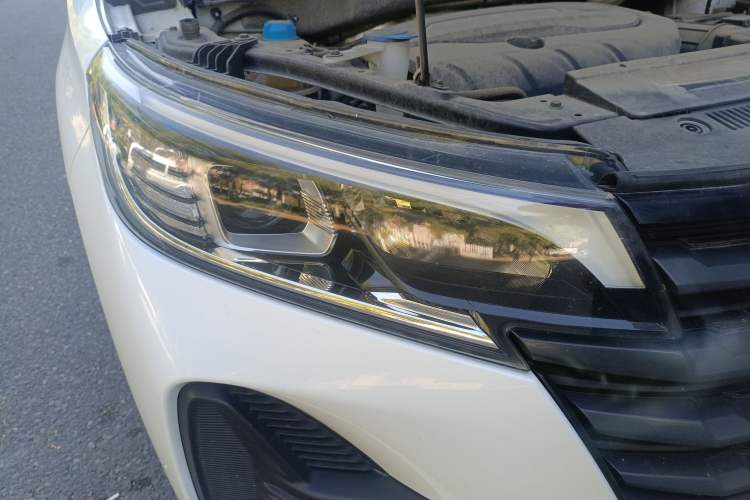 Used GAC Trumpchi GS4 2021 270T Manual Comfort Edition Right Front Headlight