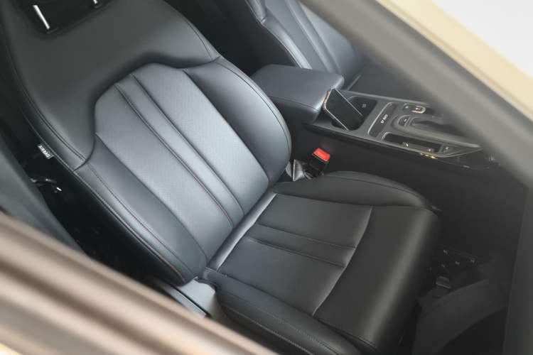 Used GAC Trumpchi GS4 2021 270T Automatic Smart Connectivity Technology Edition Right Front Seat