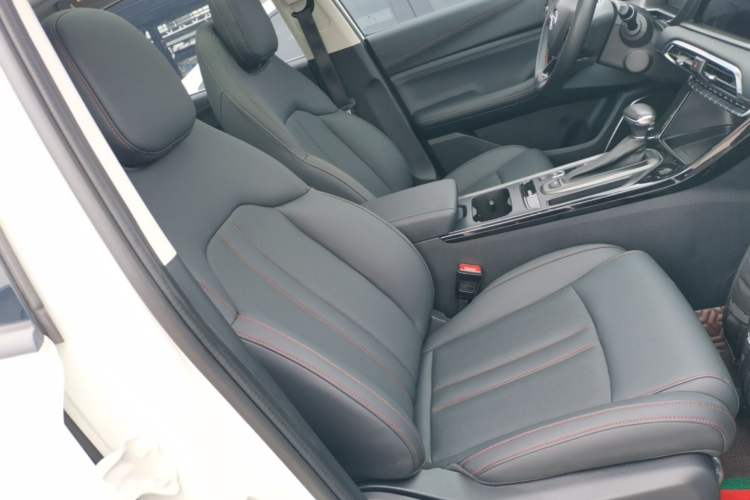 Used GAC Trumpchi GS4 2021 270T Automatic Luxury Smart Connectivity Version Right Front Seat