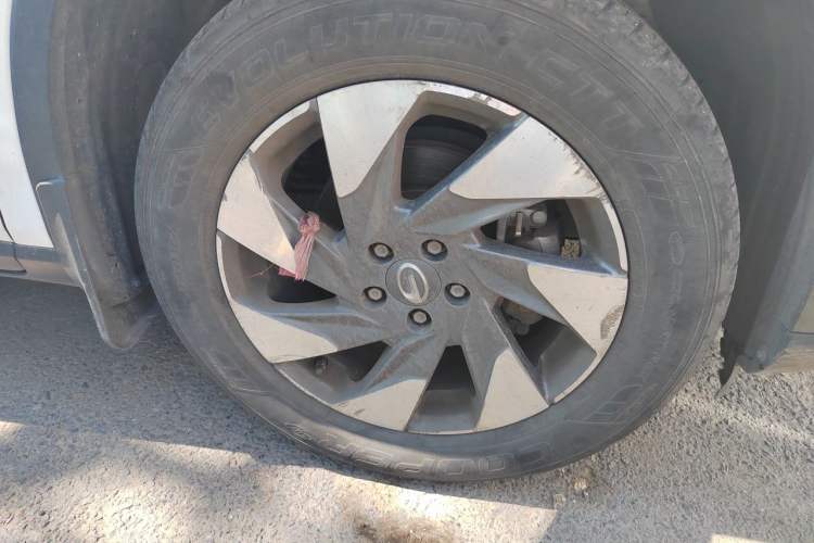 Used GAC Trumpchi GS4 2021 270T Automatic Elite Tech Edition Right Front Wheel Hub