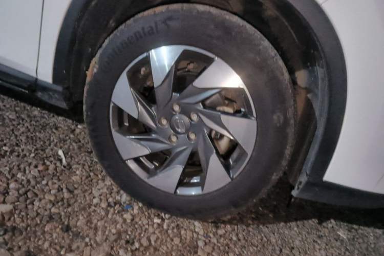Used GAC Trumpchi GS4 2021 270T Automatic Elite Tech Edition Right Front Wheel Hub