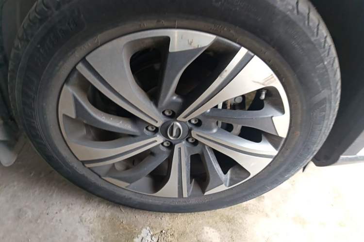 Used GAC Trumpchi GS4 2021 270T Automatic Smart Connectivity Technology Edition Right Front Wheel Hub