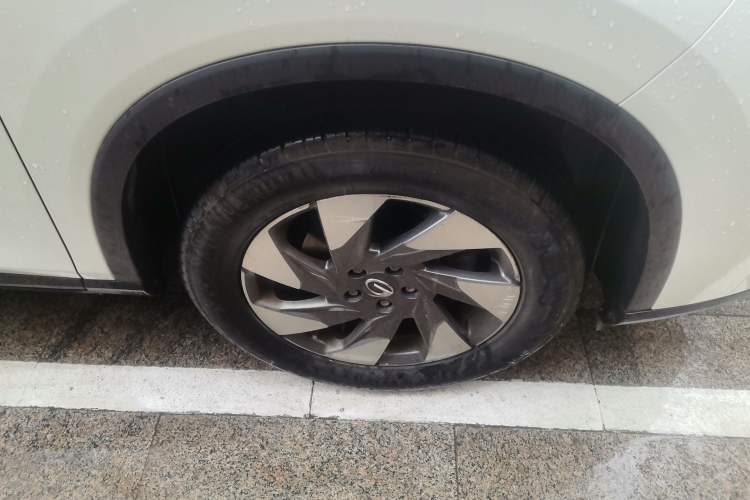 Used GAC Trumpchi GS4 2021 270T Automatic Elite Tech Edition Right Front Wheel Hub
