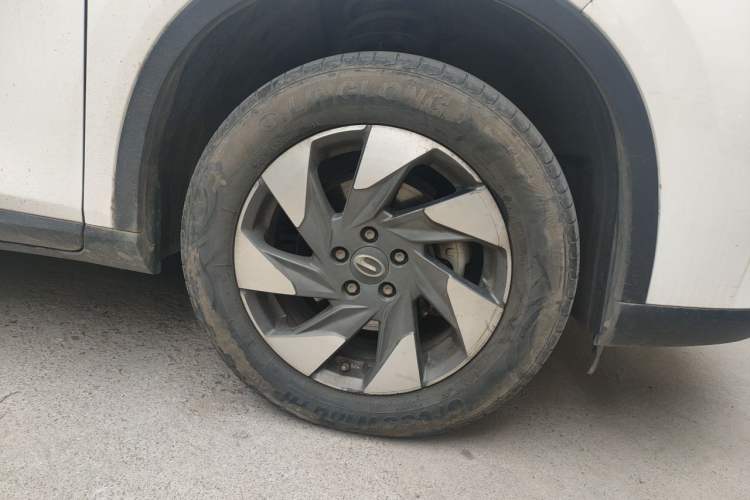 Used GAC Trumpchi GS4 2021 270T Automatic Elite Tech Edition Right Front Wheel Hub