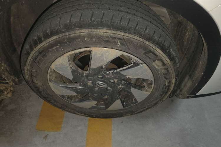 Used GAC Trumpchi GS4 2021 270T Automatic Elite Tech Edition Right Front Wheel Hub