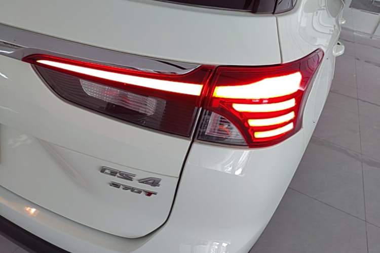 Used GAC Trumpchi GS4 2021 270T DCT Elite Edition Right Rear Taillight