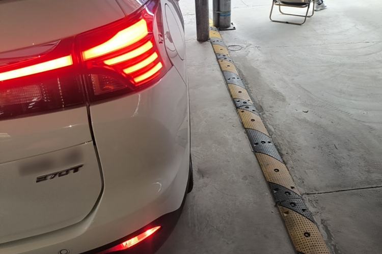 Used GAC Trumpchi GS4 2021 270T Automatic Smart Connectivity Technology Edition Right Rear Taillight