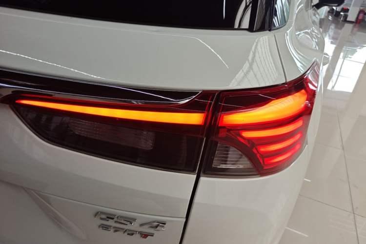 Used GAC Trumpchi GS4 2021 270T Automatic Smart Connectivity Technology Edition Right Rear Taillight
