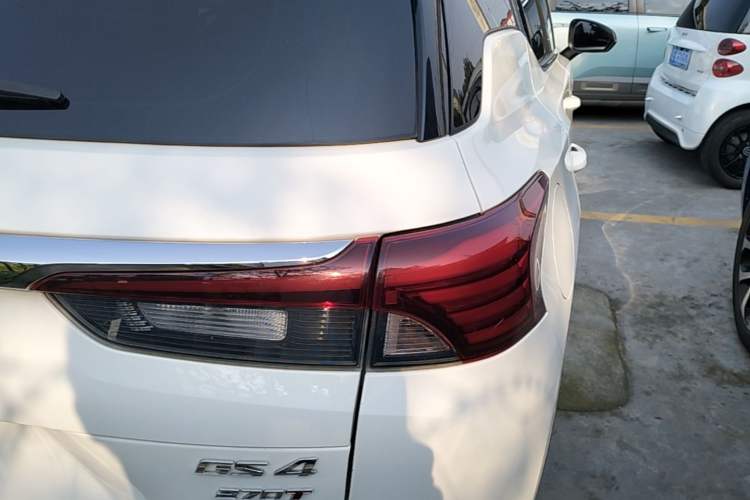 Used GAC Trumpchi GS4 2021 270T Automatic Smart Connectivity Technology Edition Right Rear Taillight