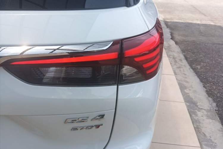 Used GAC Trumpchi GS4 2021 270T Automatic Smart Connectivity Technology Edition Right Rear Taillight