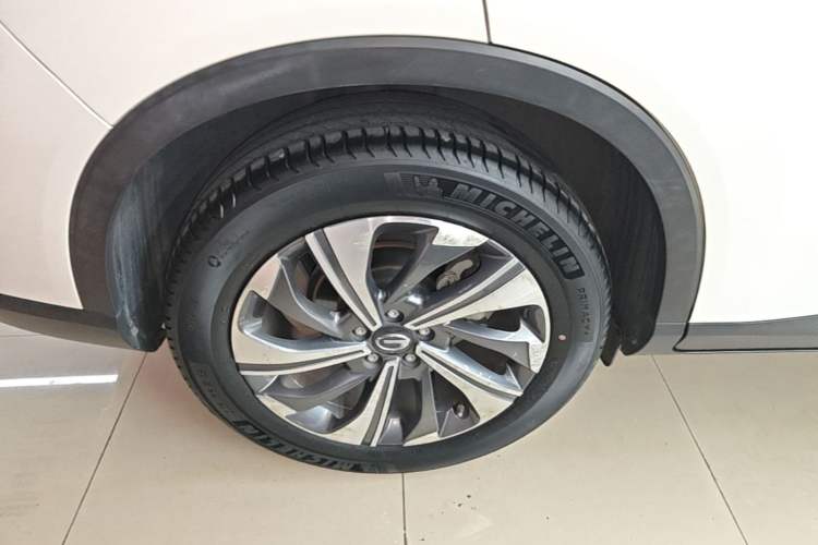 Used GAC Trumpchi GS4 2021 270T Automatic Smart Connectivity Technology Edition Right Rear Wheel Hub