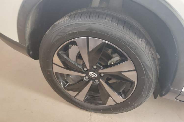 Used GAC Trumpchi GS4 2021 270T Automatic Smart Connectivity Technology Edition Right Rear Wheel Hub