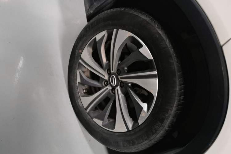 Used GAC Trumpchi GS4 2021 270T Automatic Smart Connectivity Technology Edition Right Rear Wheel Hub