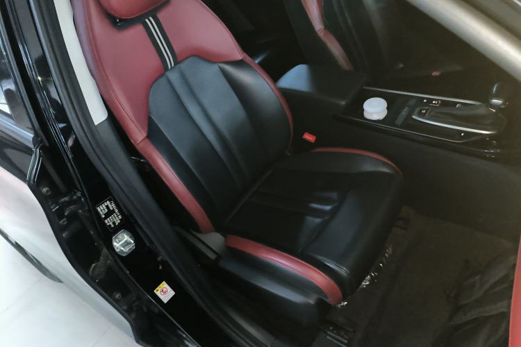 Used GAC Trumpchi GS4 2022 270T Automatic Smart Drive Technology Edition Right Front Seat