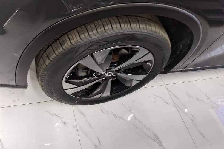 Used GAC Trumpchi GS4 2022 270T Automatic Smart Drive Technology Edition Left Front Wheel Hub