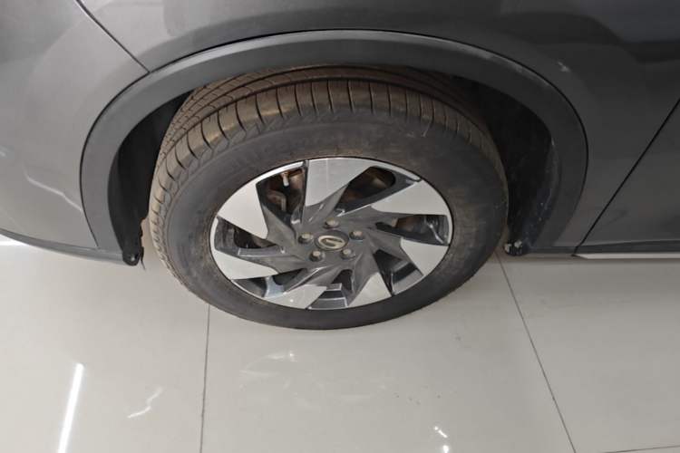 Used GAC Trumpchi GS4 2022 270T Automatic Smart Drive Navigation Edition Left Front Wheel Hub