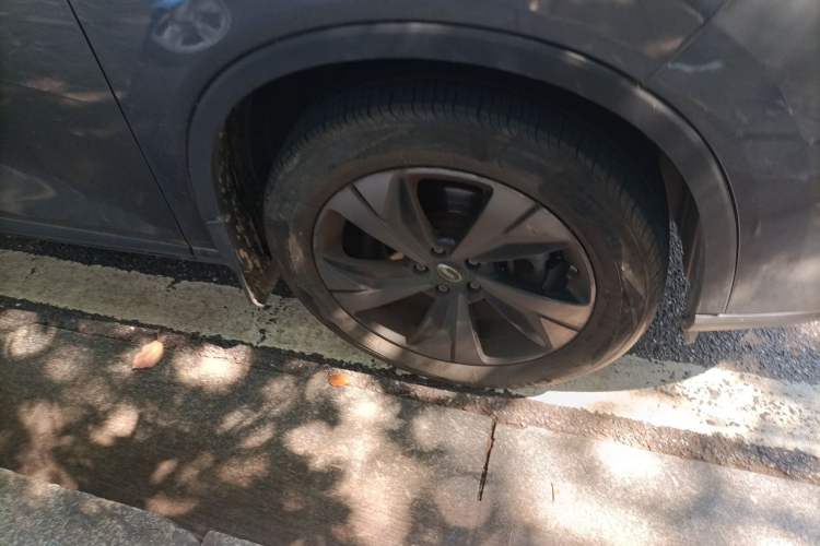 Used GAC Trumpchi GS4 2022 270T Automatic Smart Drive Technology Edition Right Front Wheel Hub