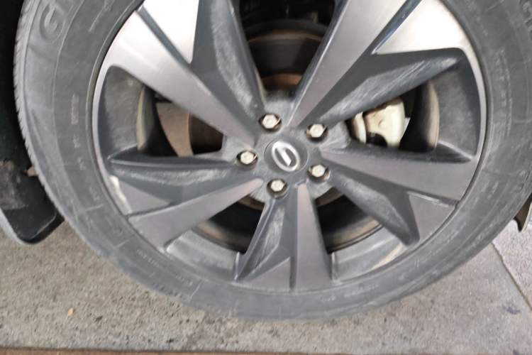 Used GAC Trumpchi GS4 2022 270T Automatic Smart Drive Technology Edition (Upgraded Version) Right Front Wheel Hub