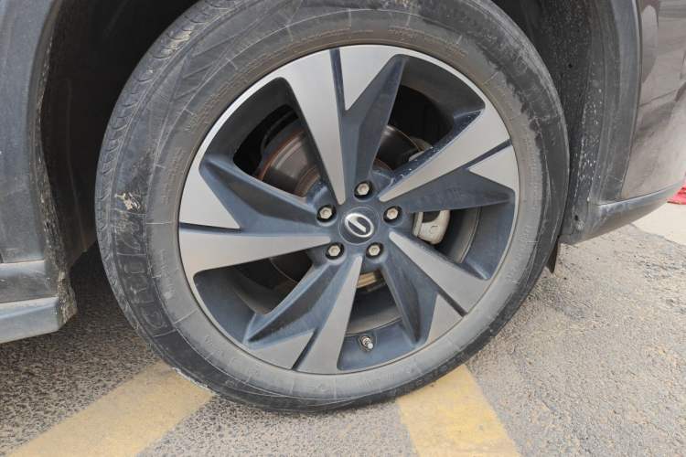 Used GAC Trumpchi GS4 2022 270T Automatic Smart Drive Technology Edition (Upgraded Version) Right Front Wheel Hub