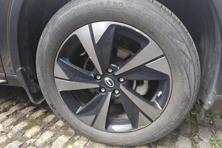 Used GAC Trumpchi GS4 2022 270T Automatic Smart Drive Technology Edition Right Front Wheel Hub
