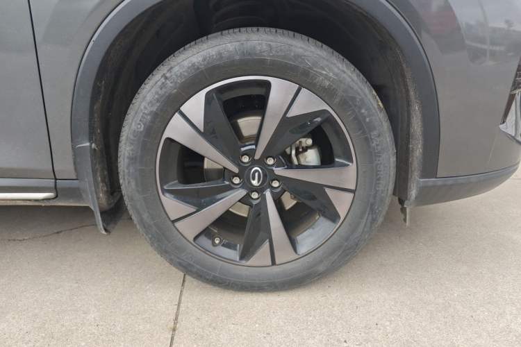 Used GAC Trumpchi GS4 2022 270T Automatic Smart Drive Technology Edition Right Front Wheel Hub